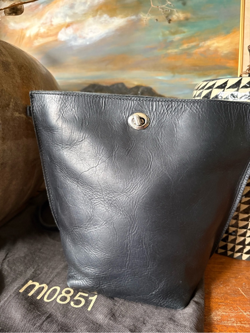 M0851 Black Leather Minimalist Crossbody